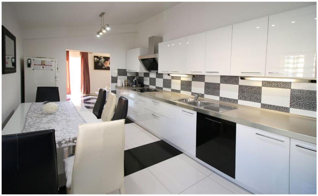 Mikelin Apartment