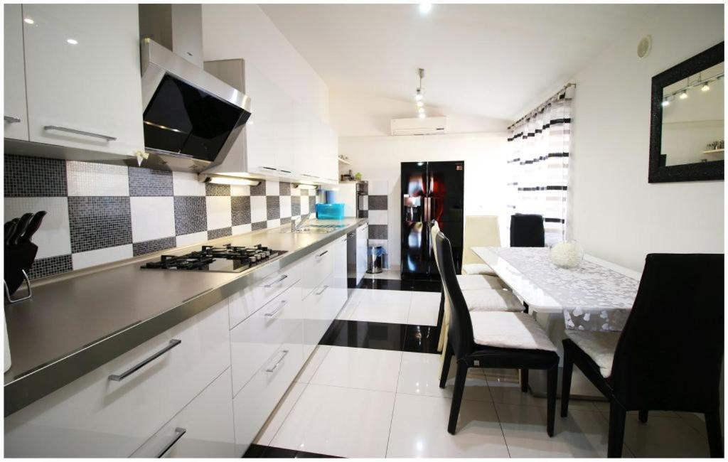 Apartment Mikelin *